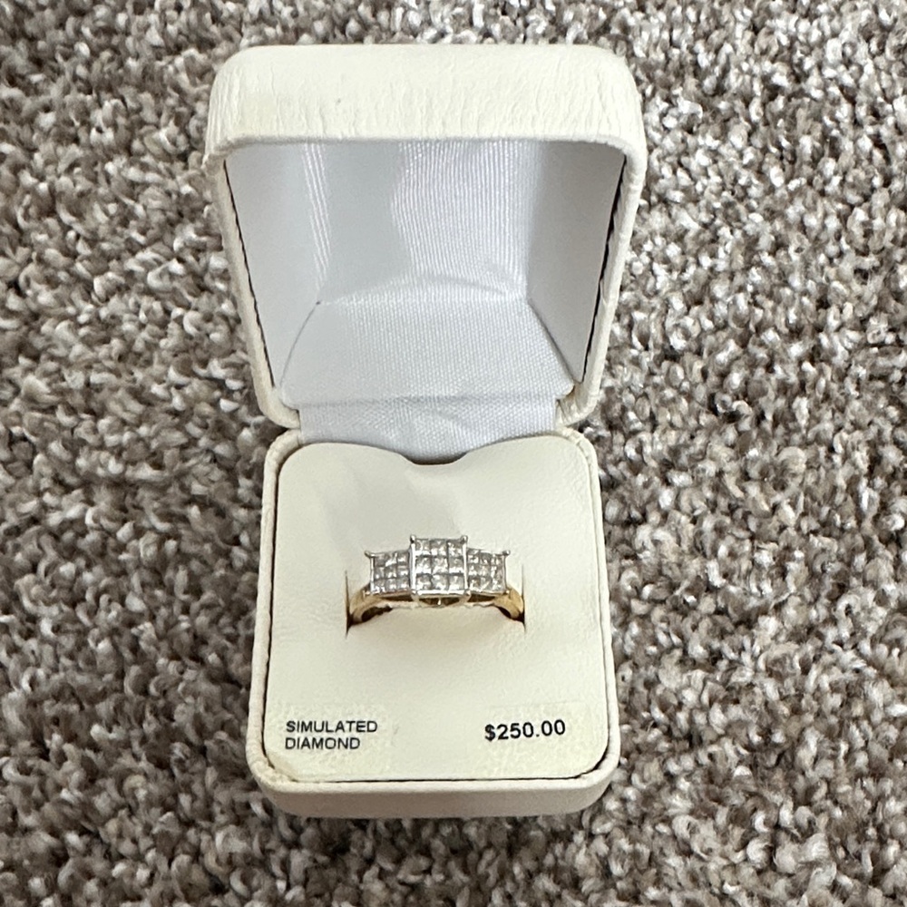 Kohl’s: Elegant Gold Simulated Diamond Ring
